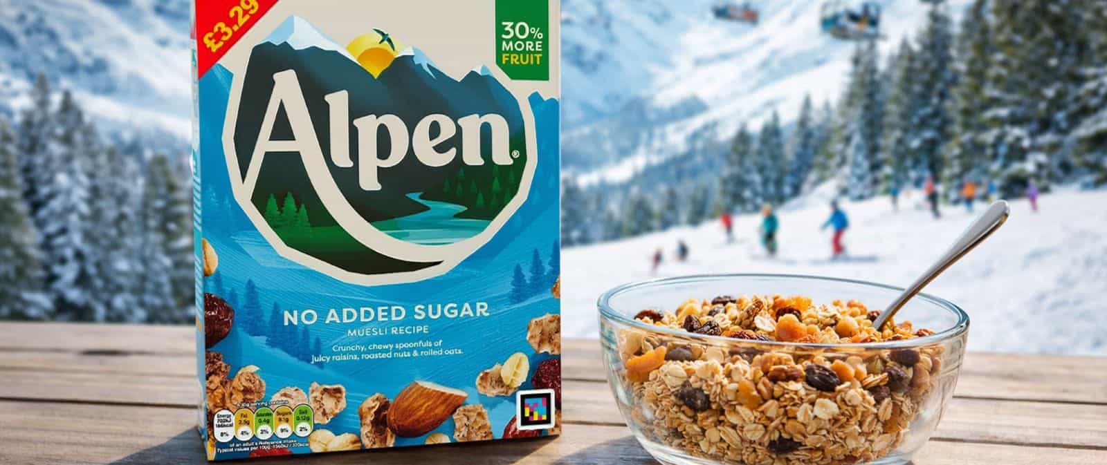 Alpen-No-Added-Sugar-Müsli-Schachtel mit aufgedrucktem NaviLens-Code für blinde und sehbehinderte Kundinnen und Kunden.