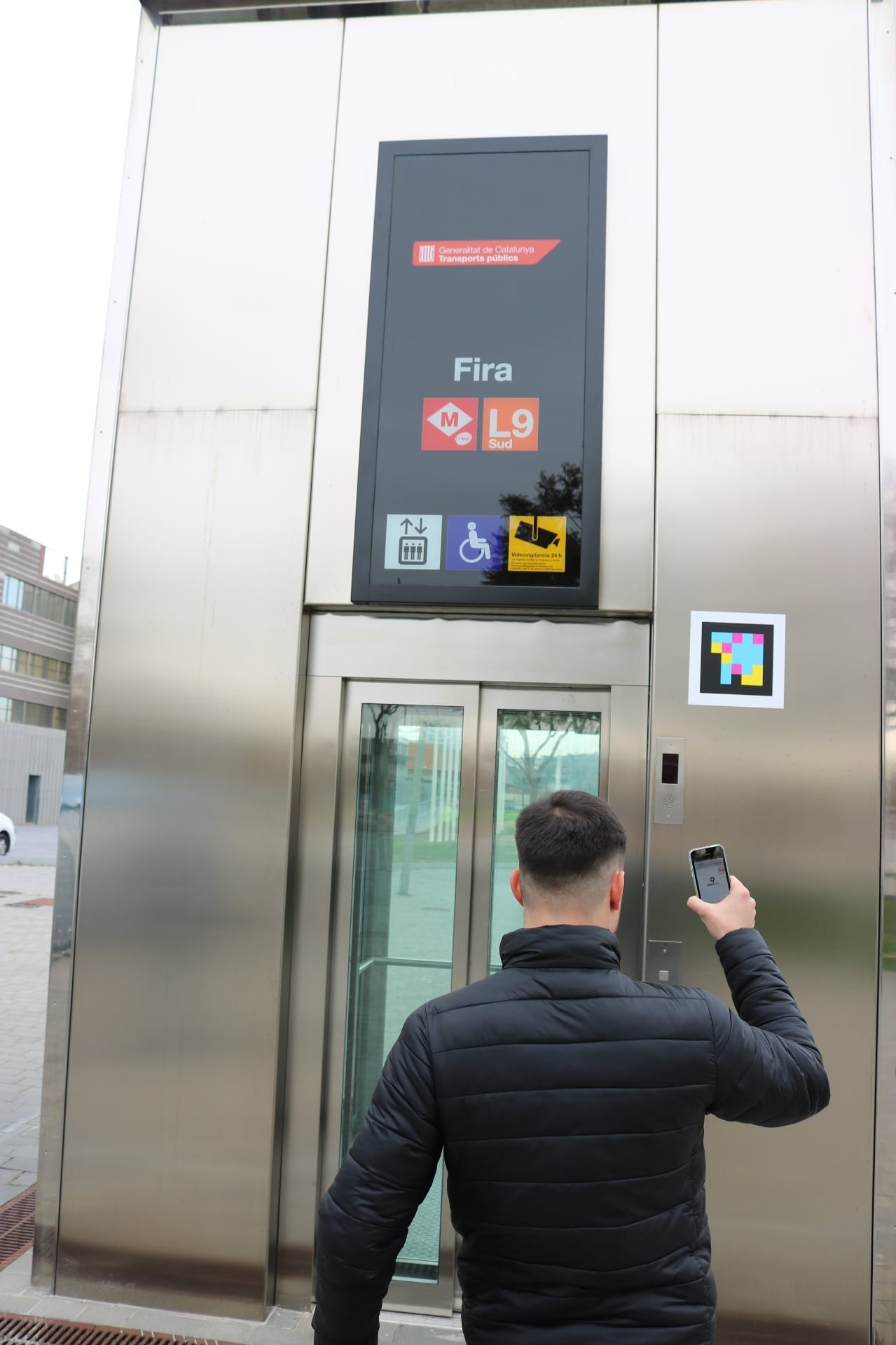 TMB Barcelona — Fira L9 Sud lift