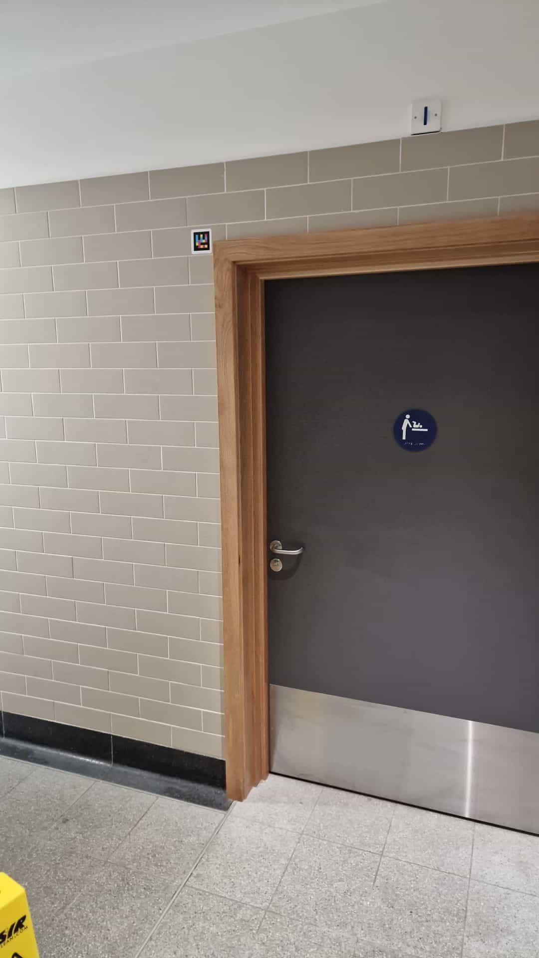 Belfast Grand Central — Wickelraum with NaviLens code
