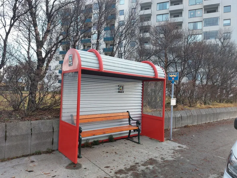 Strætó · Biðstöðvar — barrierefreie Haltestellen und Busse in Reykjavík mit NaviLens — Reykjavík