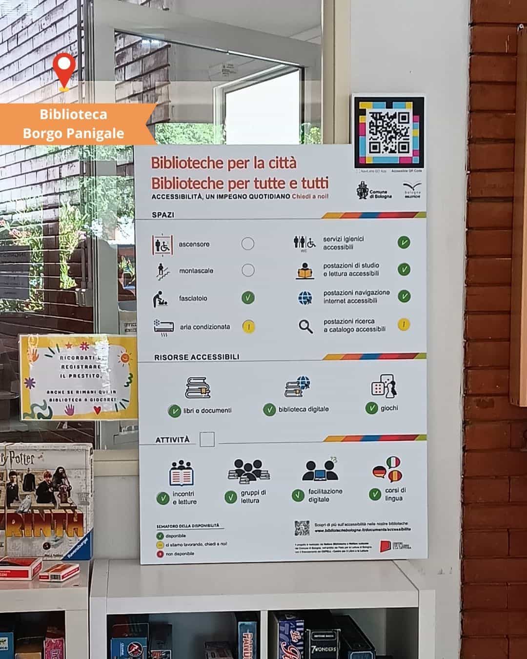 Biblioteche di Bologna — Biblioteca Borgo Panigale con pannello di accessibilità e codice NaviLens NAQR