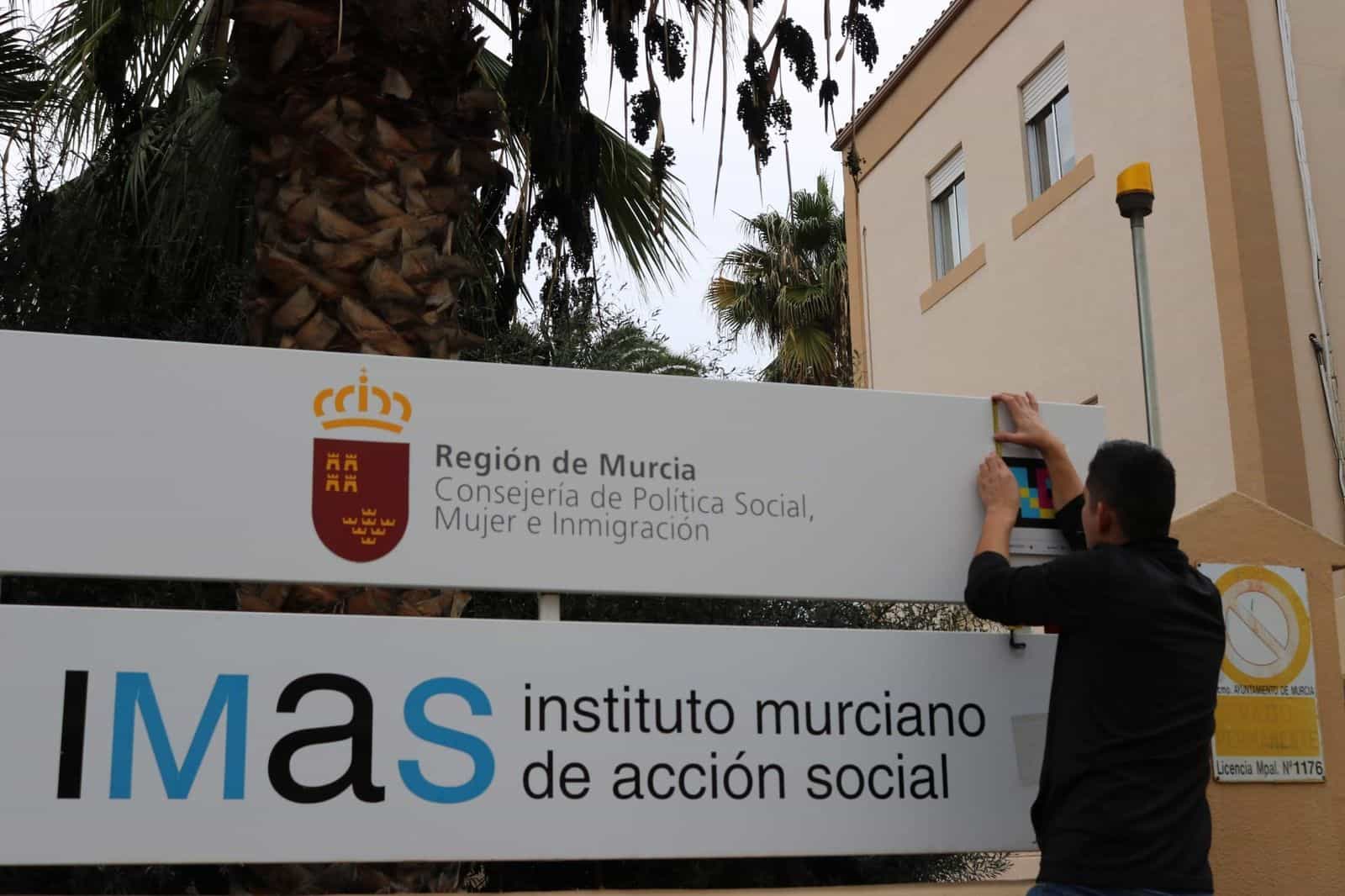 Cartello esterno dell’IMAS, assessorato