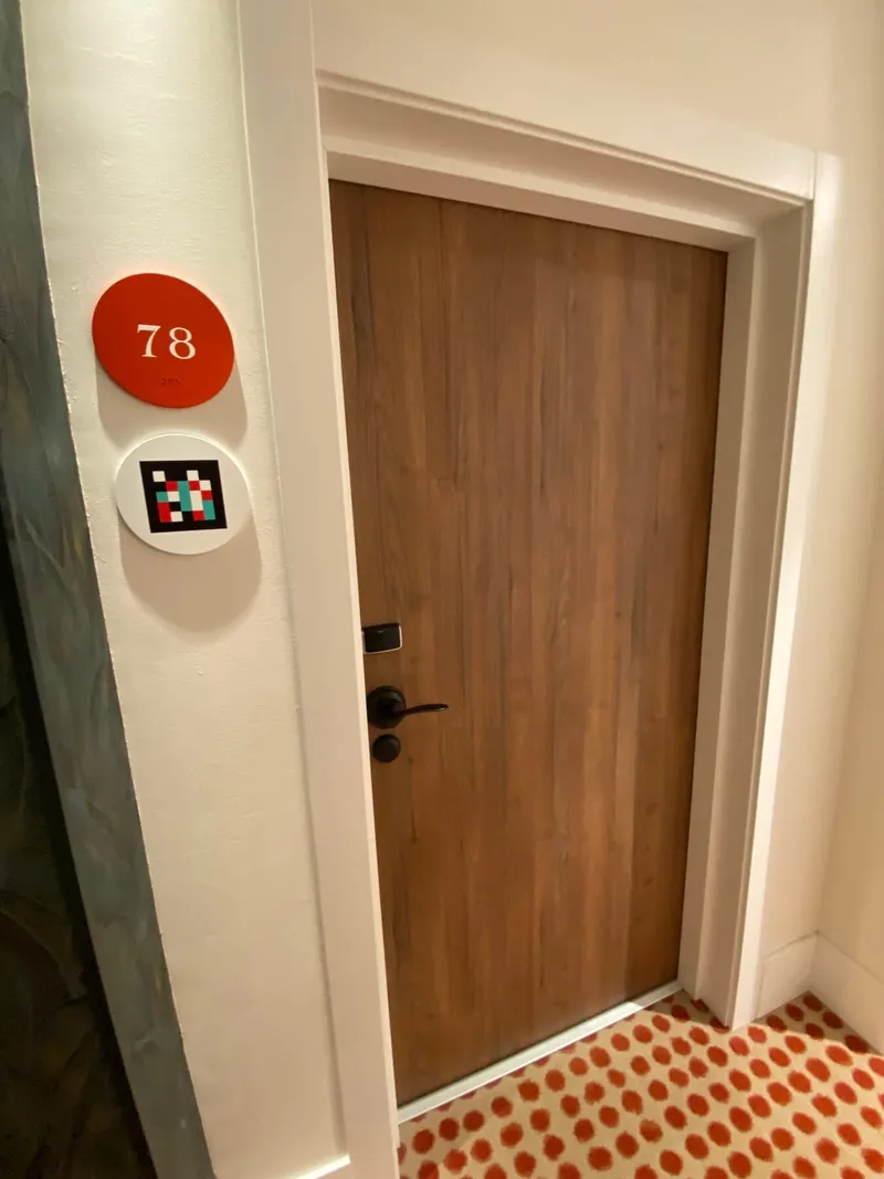 ibis Styles Sevilla City Santa Justa — 218室のNaviLens対応アクセシブルルーム — セビリア