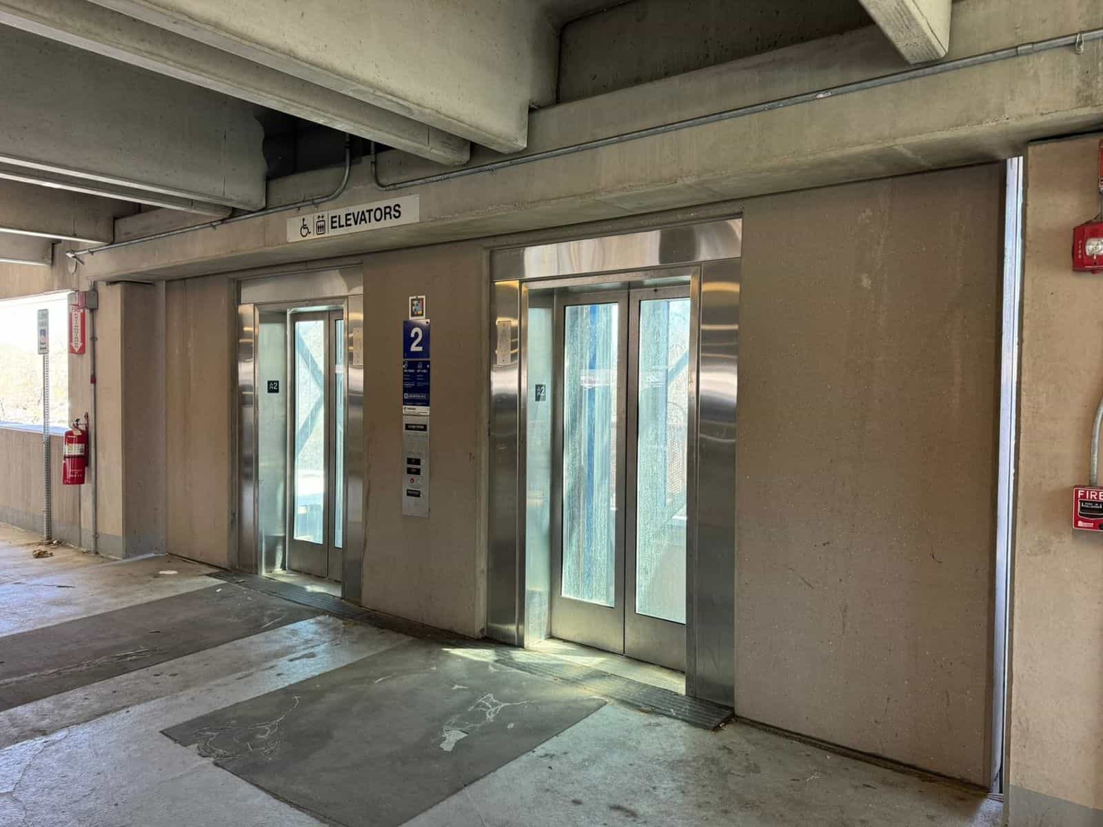 Salem MBTA — ELEVATORS · Kern Ebene 2 mit NaviLens-Code