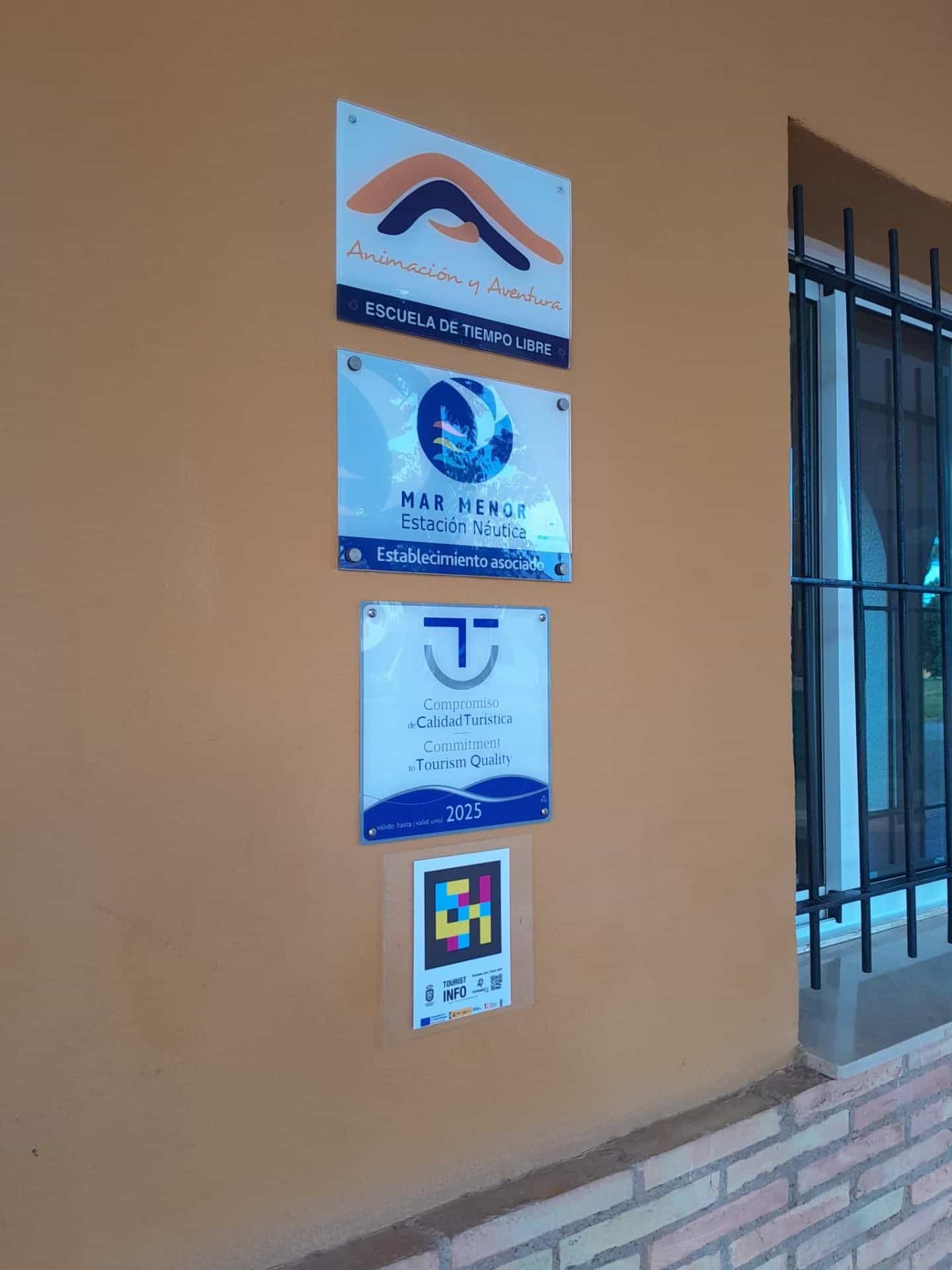 escuela tiempo libre placas