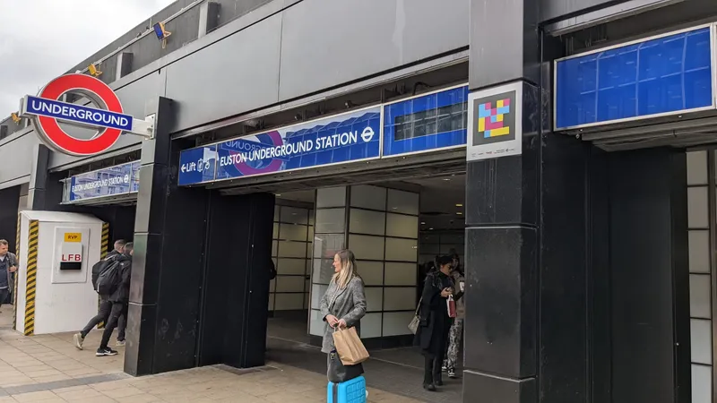 Bahnhof London Euston — Network Rail · GoMedia (Visor) — London