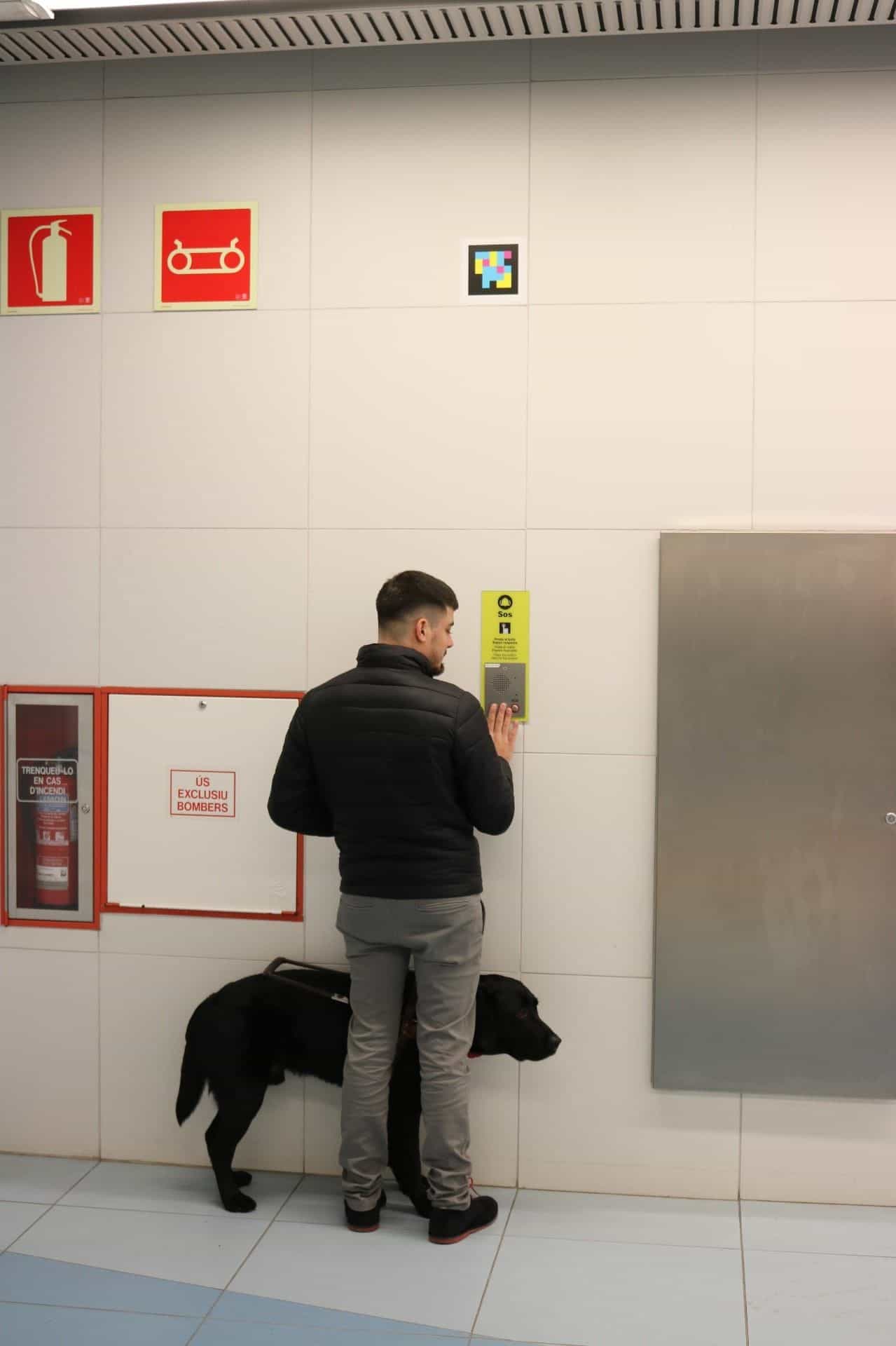 TMB Barcelona — SOSインターホン