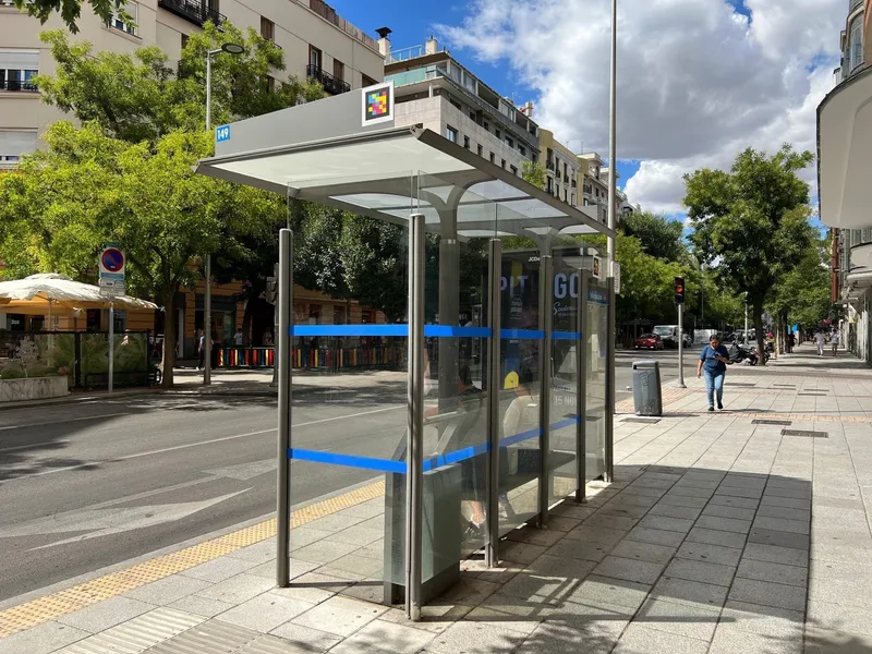 EMT Madrid — 5.540 Bushaltestellen und Masten mit NaviLens in der ganzen Stadt — Madrid