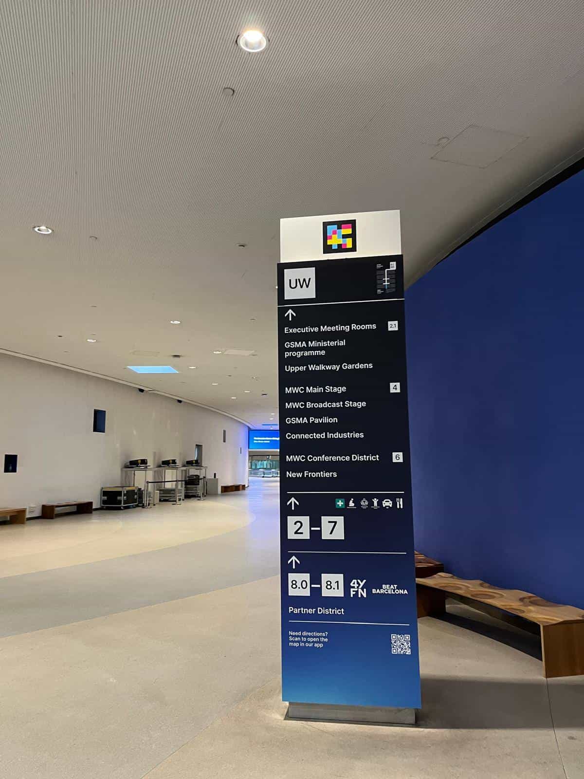 Fira de Barcelona — UW directional totem with NaviLens code