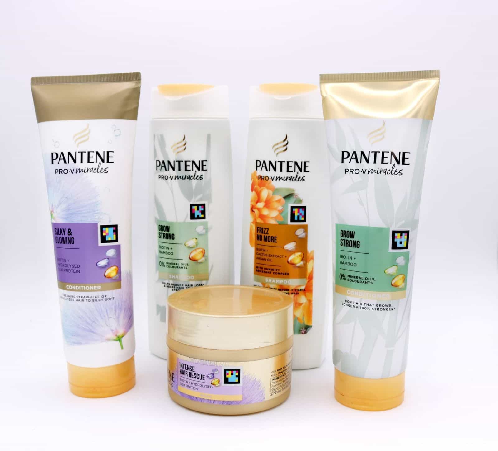 Pantene Pro-V Miracles hair-care bottles showing NaviLens accessible codes for variant recognition.