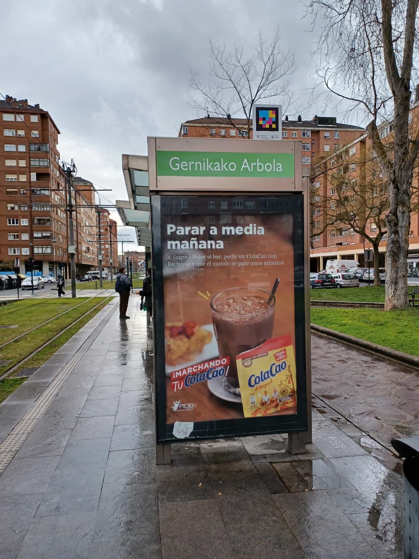 parada gernikako arbola baliza codigo navilens tranvia vitoria gasteiz
