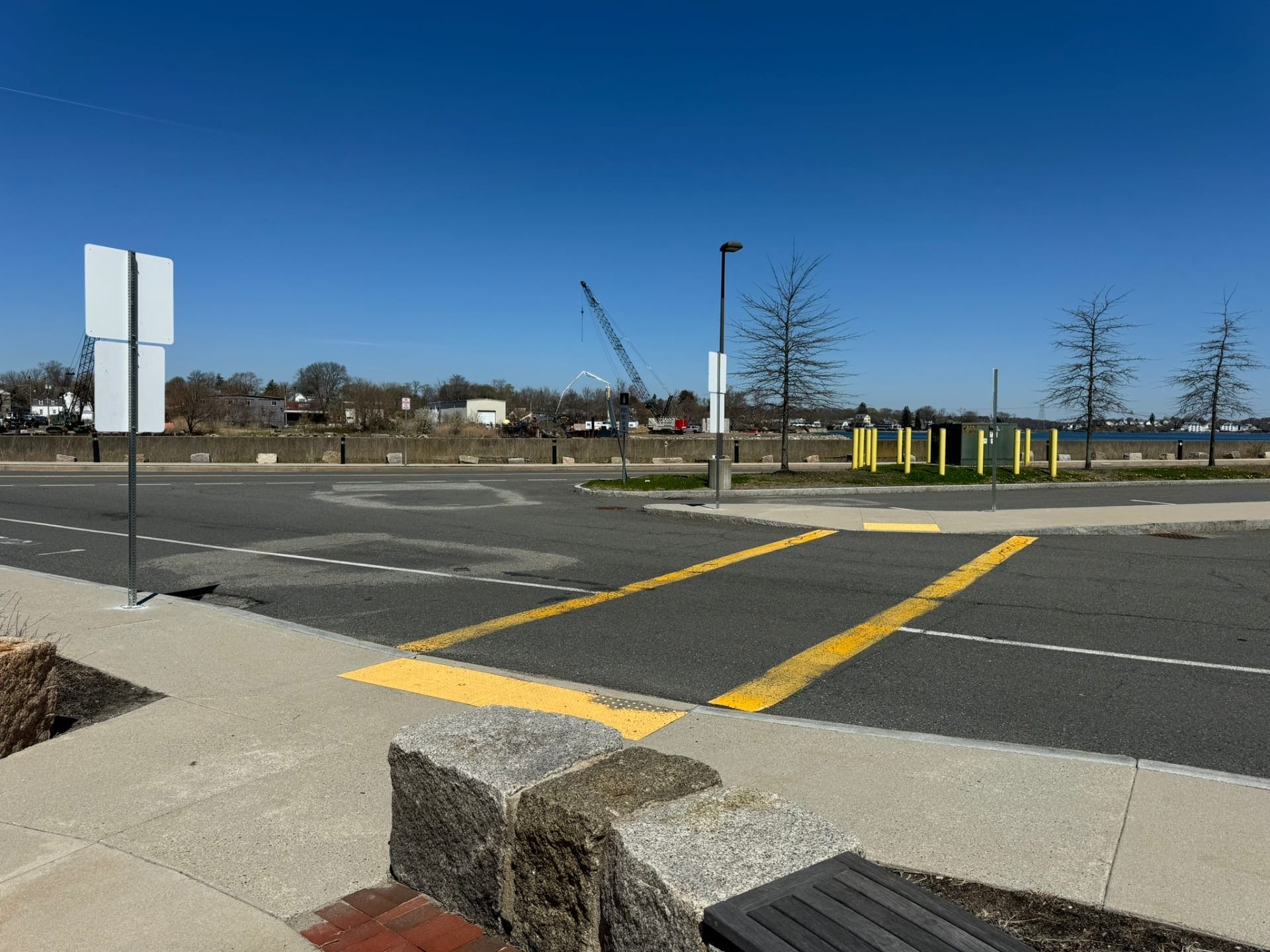 Salem MBTA — Pedestrian arrival to the station with NaviLens code
