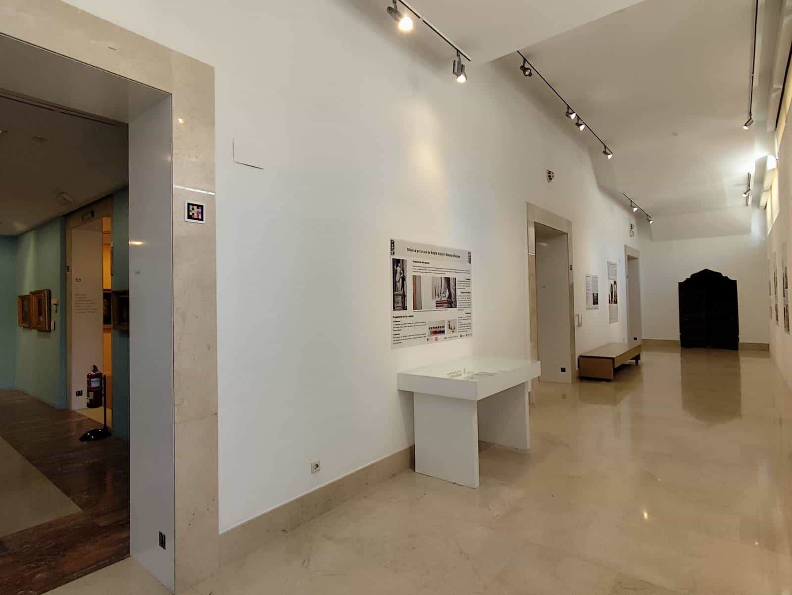 MUBAM hallway with NaviLens code