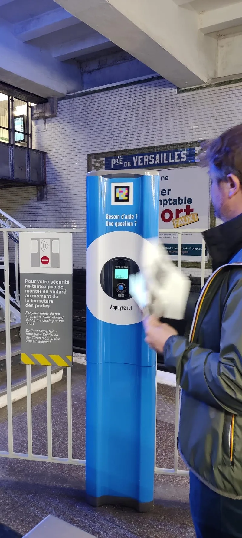 RATP · Métro Porte de Versailles (M12) — barrierefreier Bahnsteig mit NaviLens — Paris
