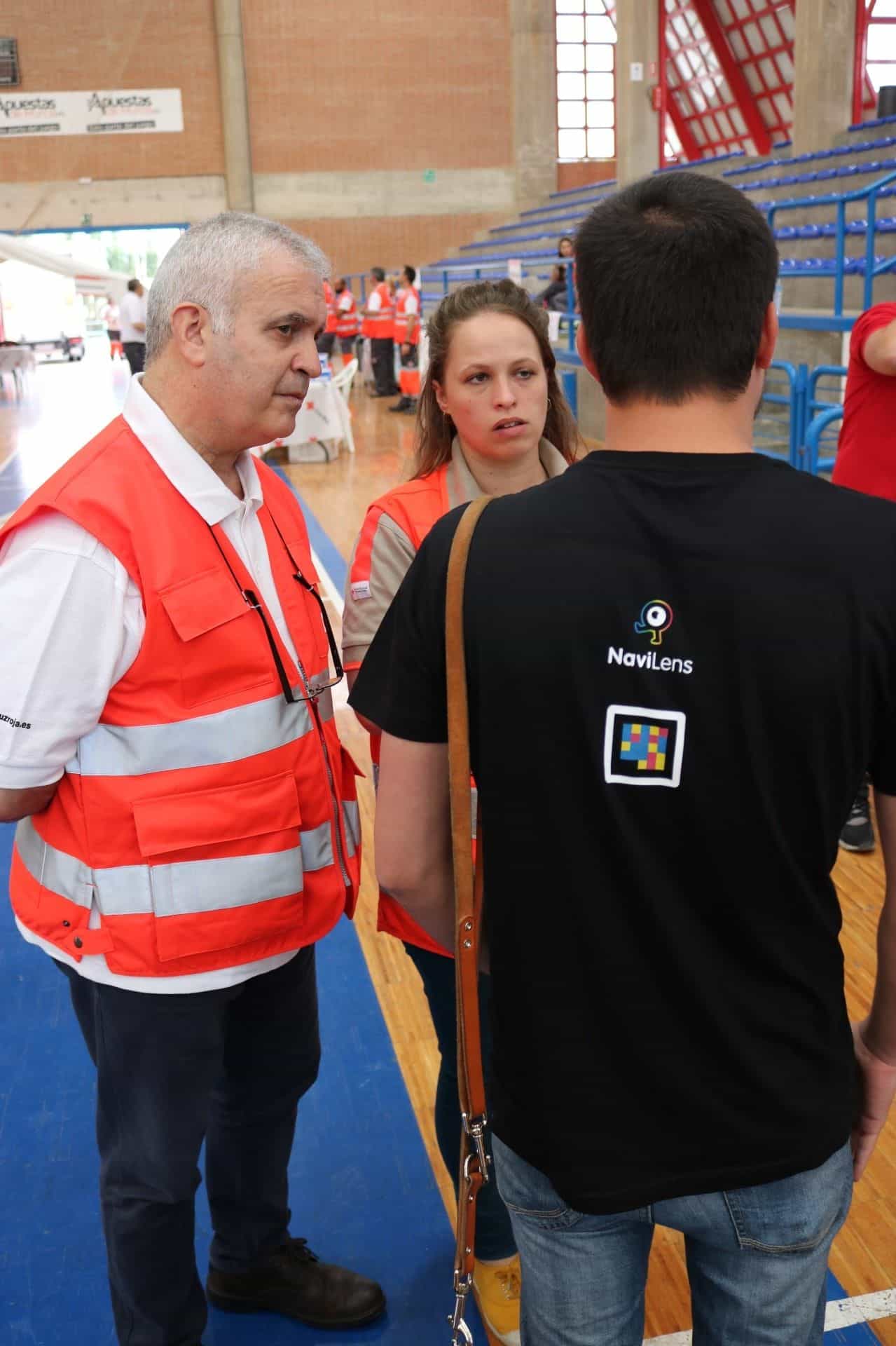UME · Cruz Roja · Murcia 2018 — Red Cross talks to the NaviLens technician