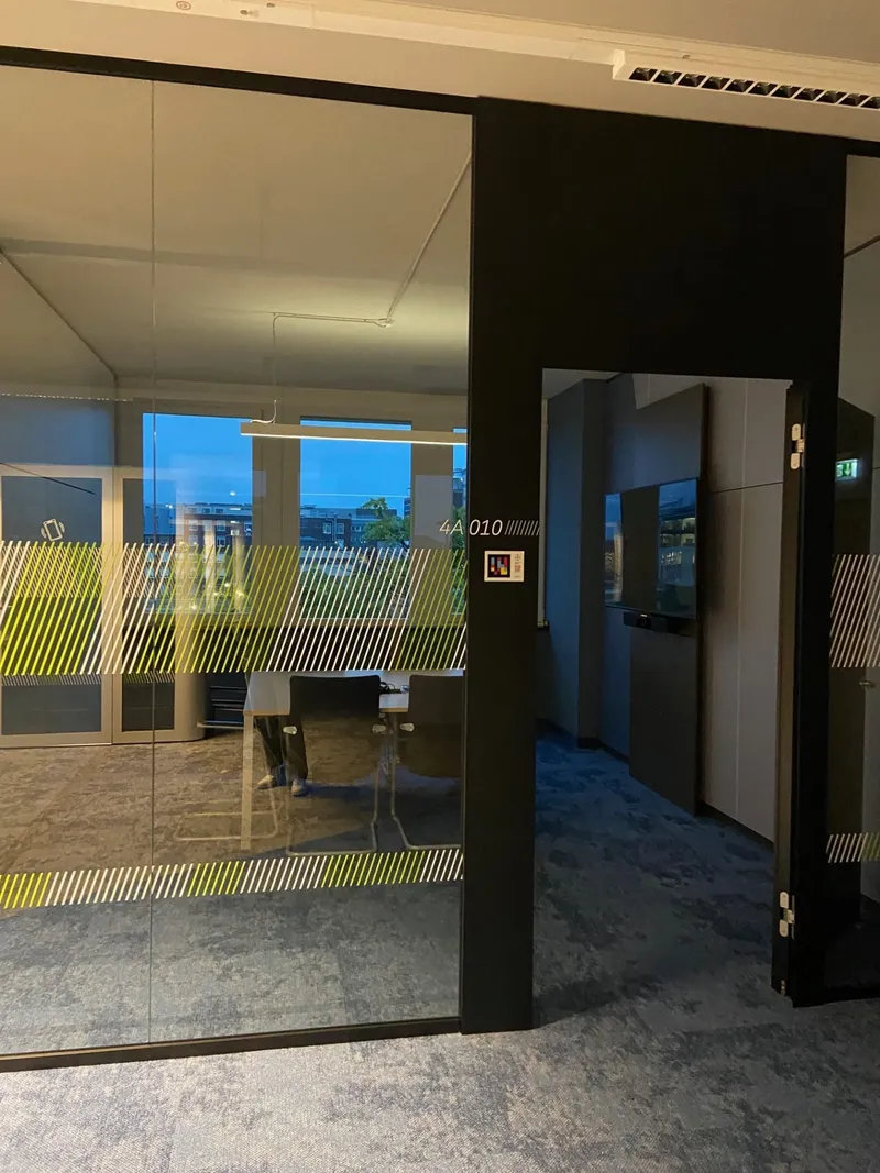 Bayer · Leverkusen — sede corporativa accessibile (sale, booth e phone booth) — Leverkusen
