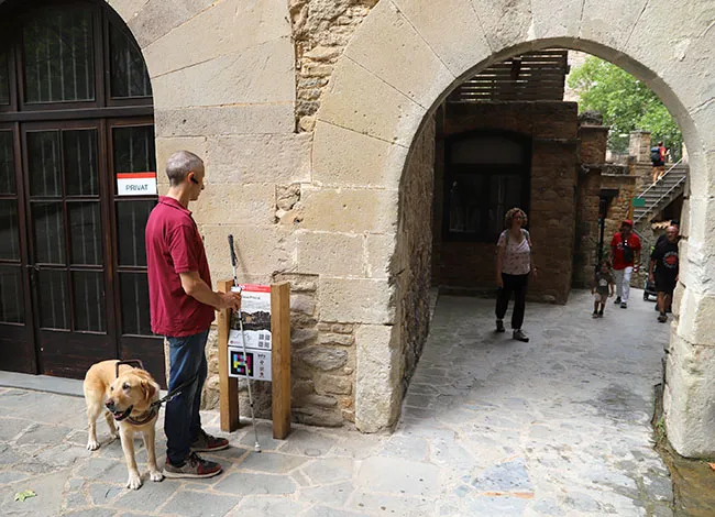 Sant Miquel del Fai — 17 codici NaviLens che audiodescrivono l’itinerario — Bigues i Riells del Fai