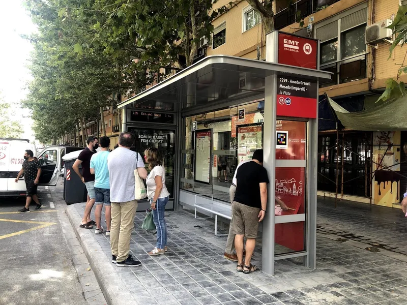 EMT València — Intelligente und barrierefreie Bushaltestellen — València