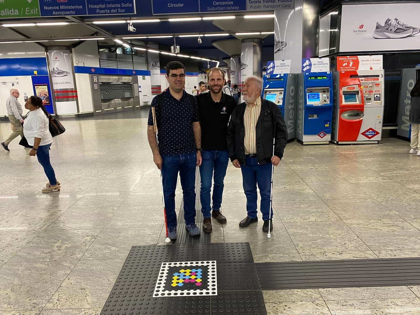 Metro de Madrid · Nuevos Ministerios — guiado por voz NaviLens — Madrid